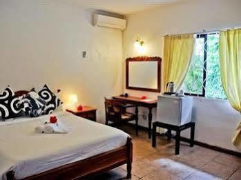 Lime Hill Lodge Anse aux Pins Екстериор снимка